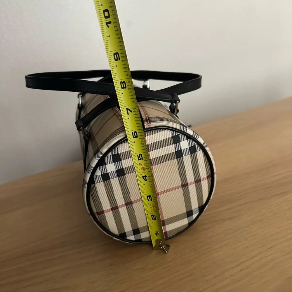 Burberry House Check Barrel bag black with dustbag - Picture 12 of 14